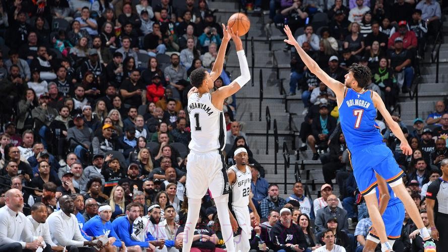 常规赛1月14日:马刺VS雷霆 福克斯集锦 常规赛1月14日:马刺VS雷霆 福克斯集锦